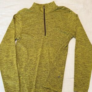 Lululemon Men’s metal vent tech midweight Quarter-Zip Cassis and sonic yellow